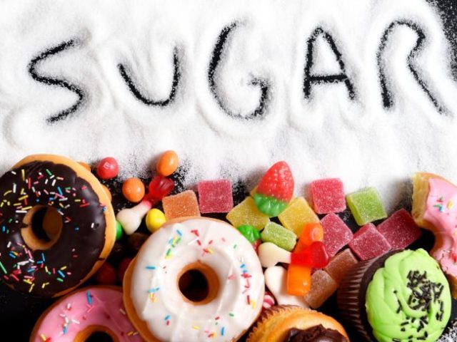 How does sugar and sugar substitutes affect your oral health?